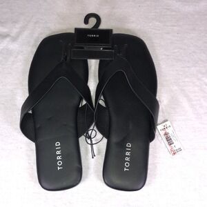 New With Tags Torrid Flip Flop Square Toe Thong Sandals Black Size 7WW